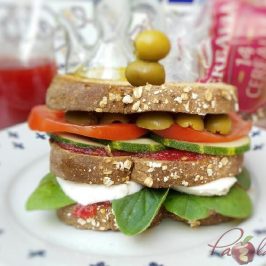 Sandwich Caprese con mermelada de tomate 01 pazladeando