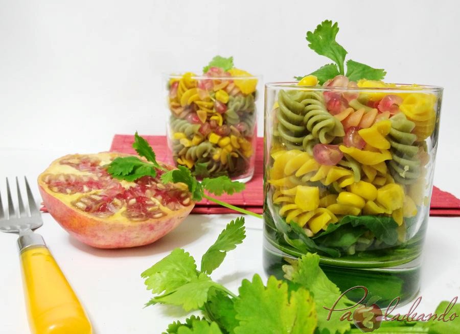 Ensalada antioxidante de pasta multi vegetales con fruta PaZladeando (1)